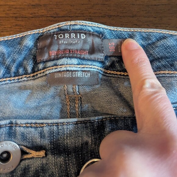 Torrid boyfriend straight jeans - Picture 2 of 3